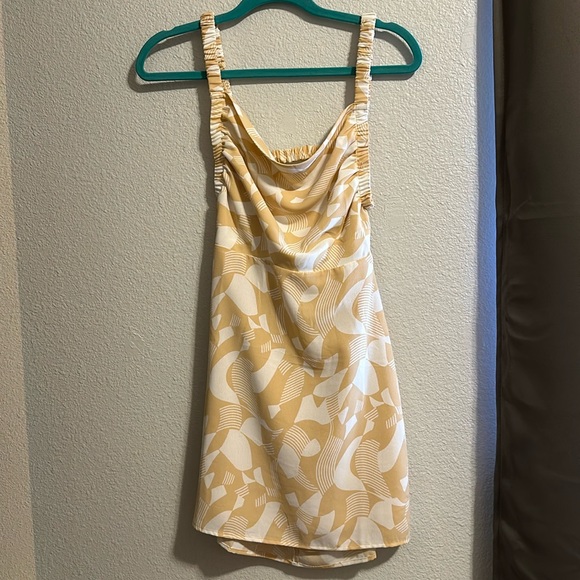 Forever 21 Dresses & Skirts - Tag cut but never worn size small mini dress